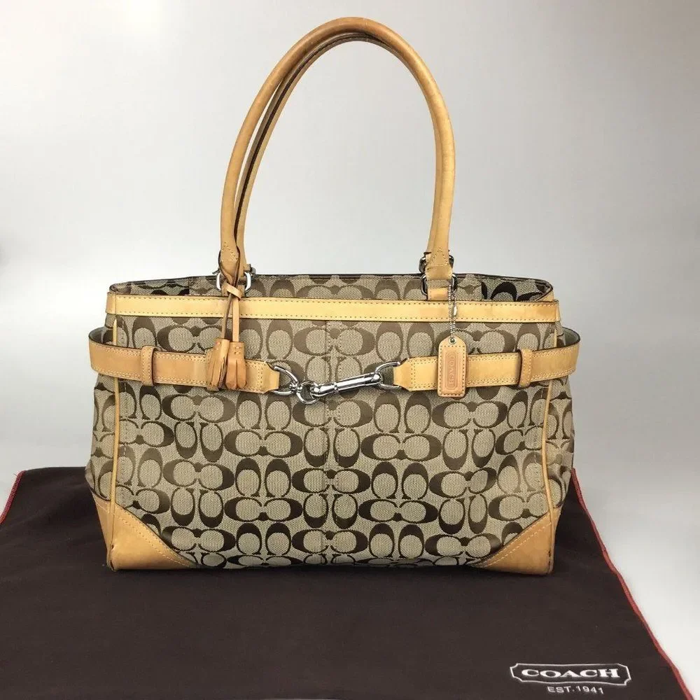 💥PRICE DROP💥Coach Hampton Signature Handbag***